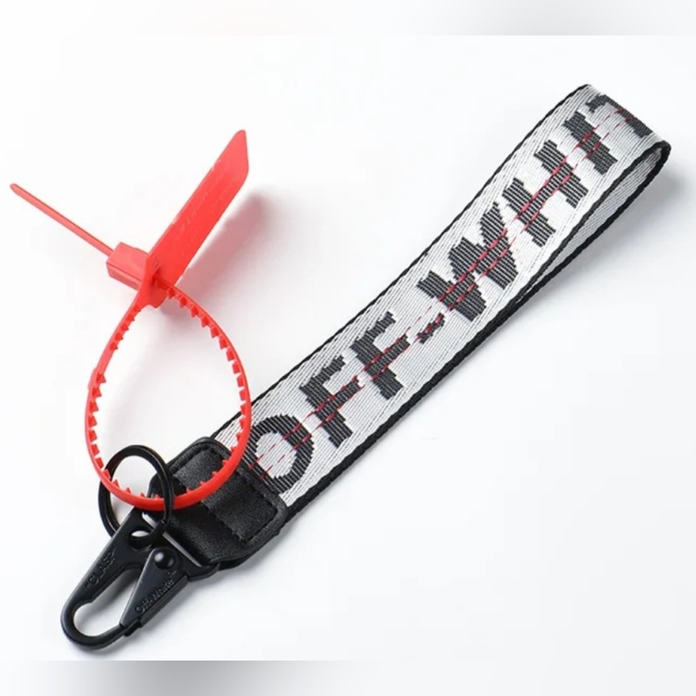 OFF-WHITE Key Chain